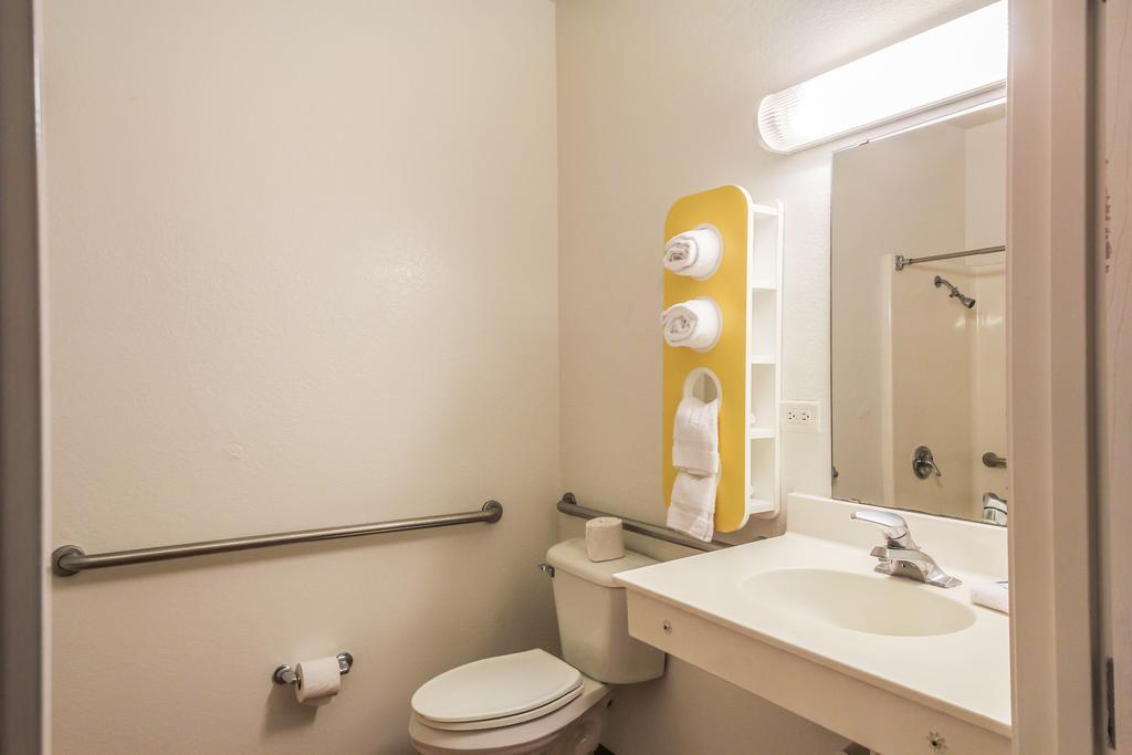Motel 6 New Braunfels Esterno foto