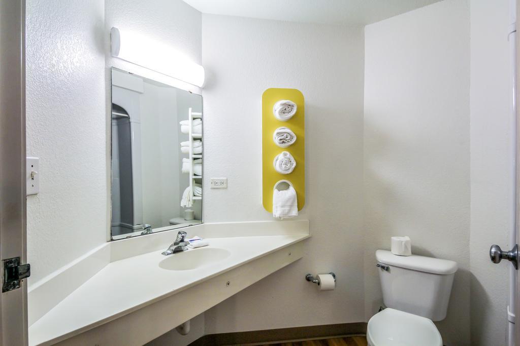 Motel 6 New Braunfels Esterno foto