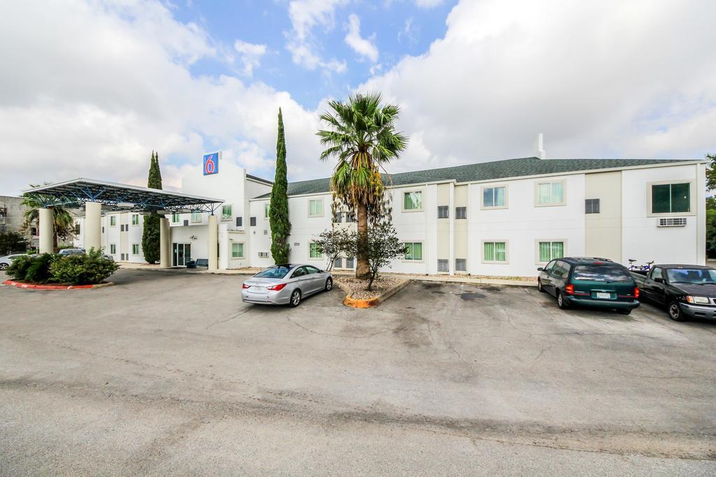 Motel 6 New Braunfels Esterno foto