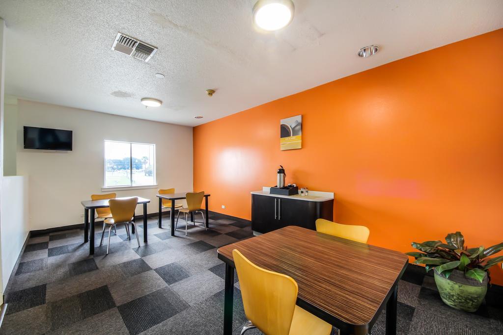 Motel 6 New Braunfels Esterno foto