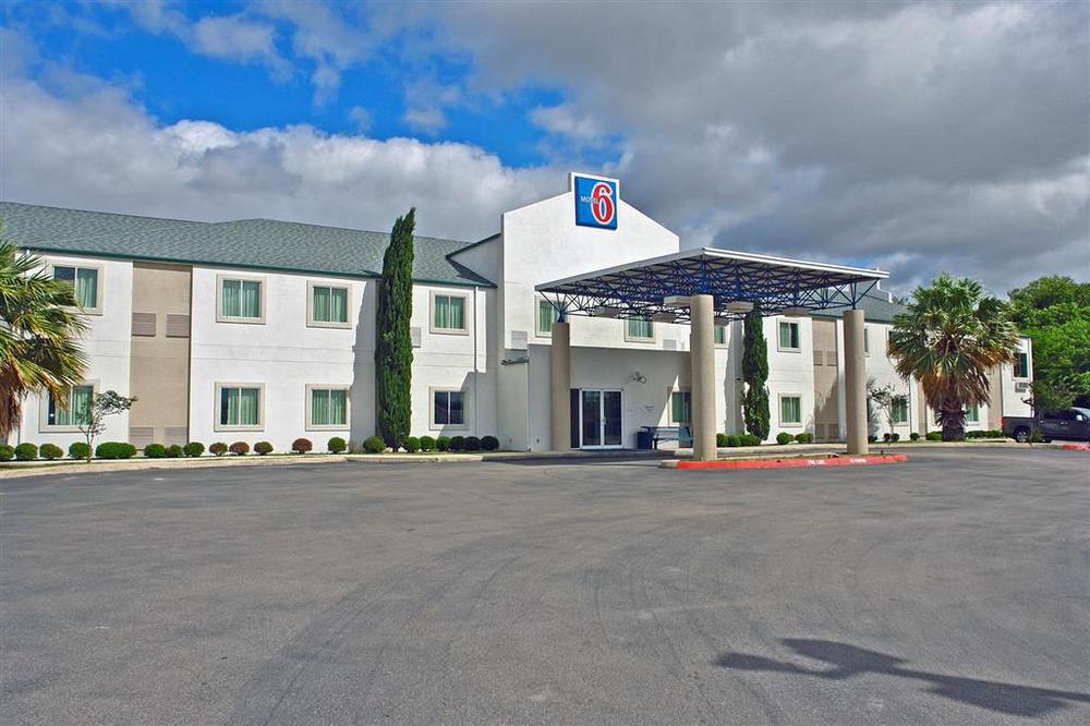 Motel 6 New Braunfels Amenities foto
